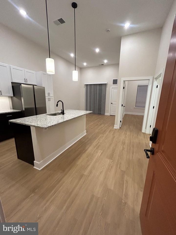 624 Main St Apt 105 #105