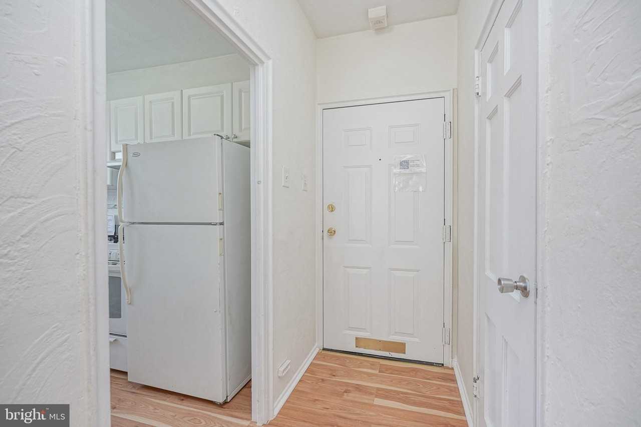 671 Franklin Pl Apt F #F - Photo 7 of 18