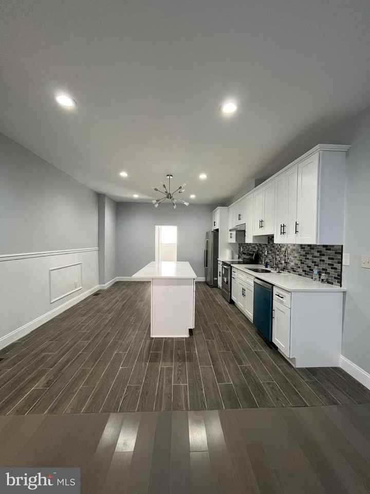 1522 Mckean St - Photo 7 of 20