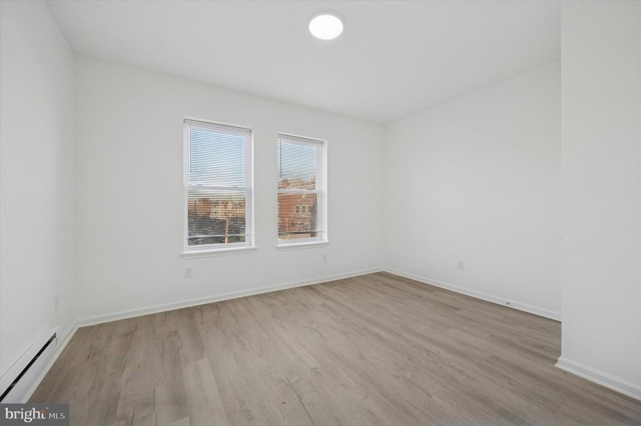 1418 W Erie Ave Apt 1 #1 - Photo 4 of 9