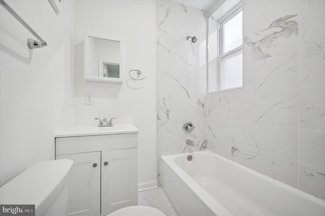 1418 W Erie Ave Apt 1 #1 - Photo 5 of 9