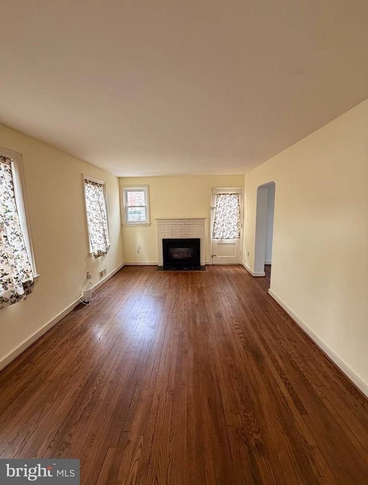 6031 9th St N - Photo 2 of 14