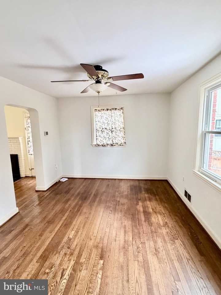 6031 9th St N - Photo 3 of 14