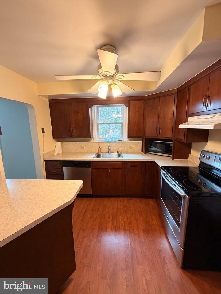 6031 9th St N - Photo 4 of 14