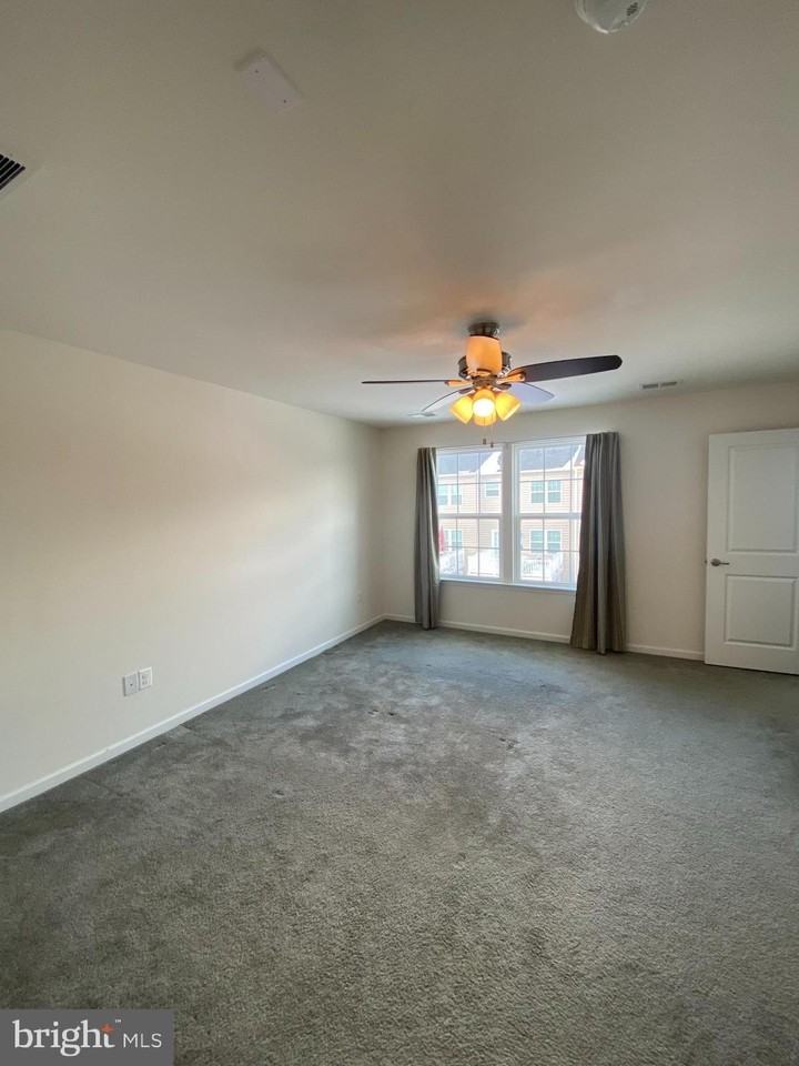 105 Chamomile Ct - Photo 2 of 29