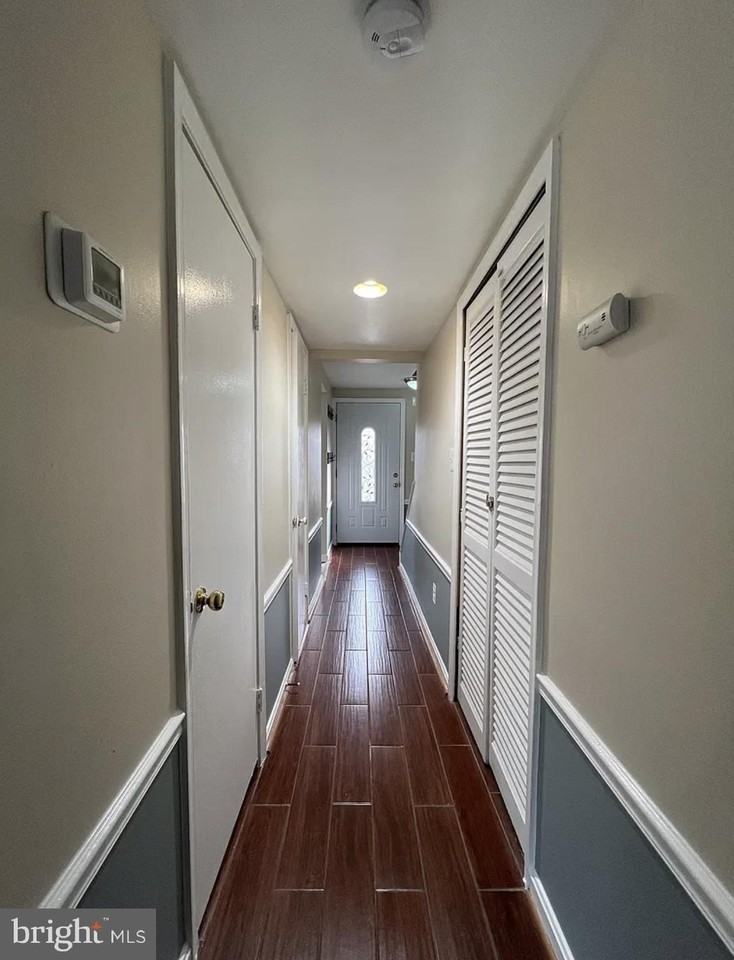 10108 Sabin Dr - Photo 2 of 19