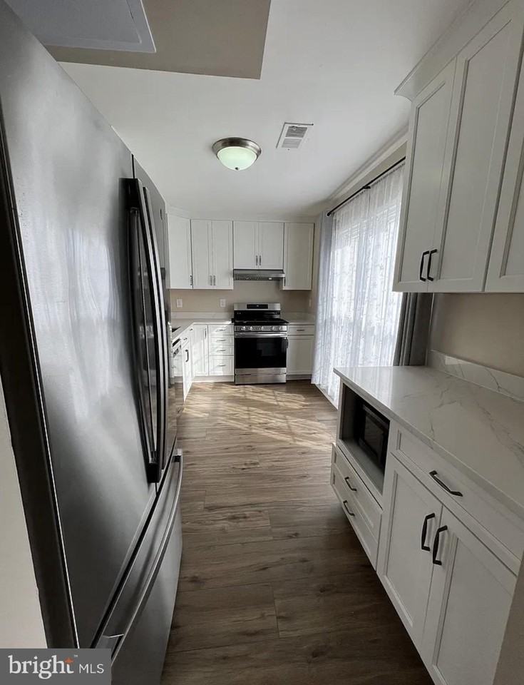 10108 Sabin Dr - Photo 4 of 19