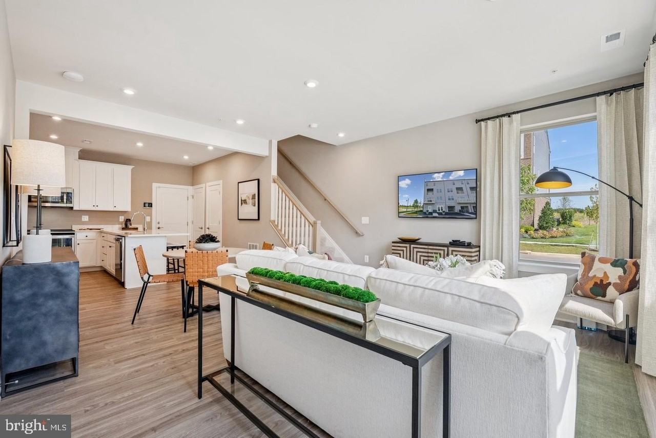 9012 Katherine Johnson Ave - Photo 3 of 25