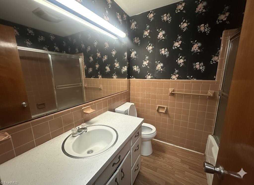 1447 Westwood Ln - Photo 7 of 14