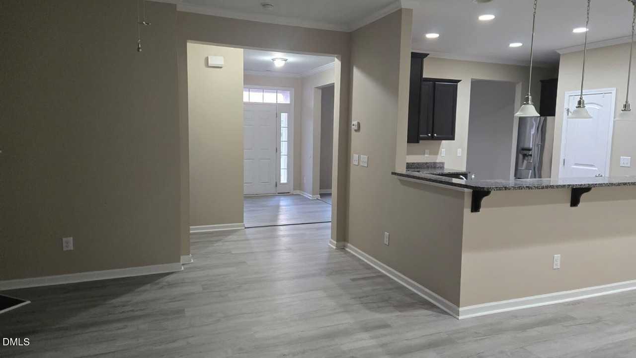 805 Keystone Park Dr - Photo 4 of 17