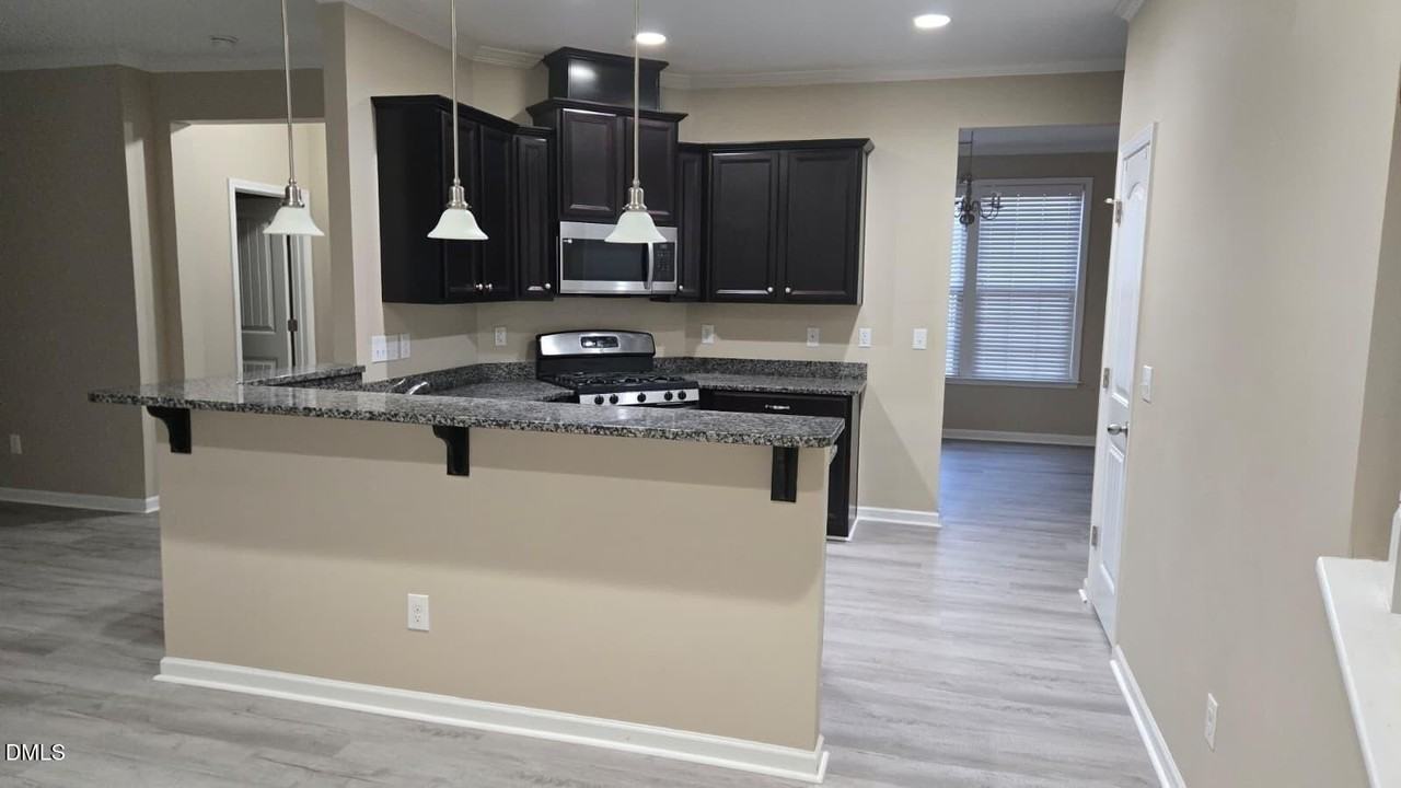 805 Keystone Park Dr - Photo 6 of 17