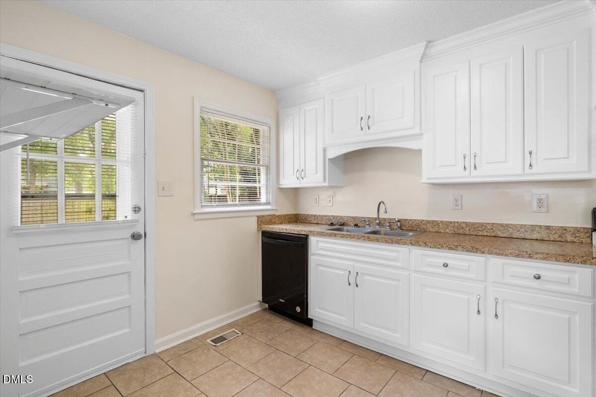 1214 Downing Rd - Photo 7 of 18