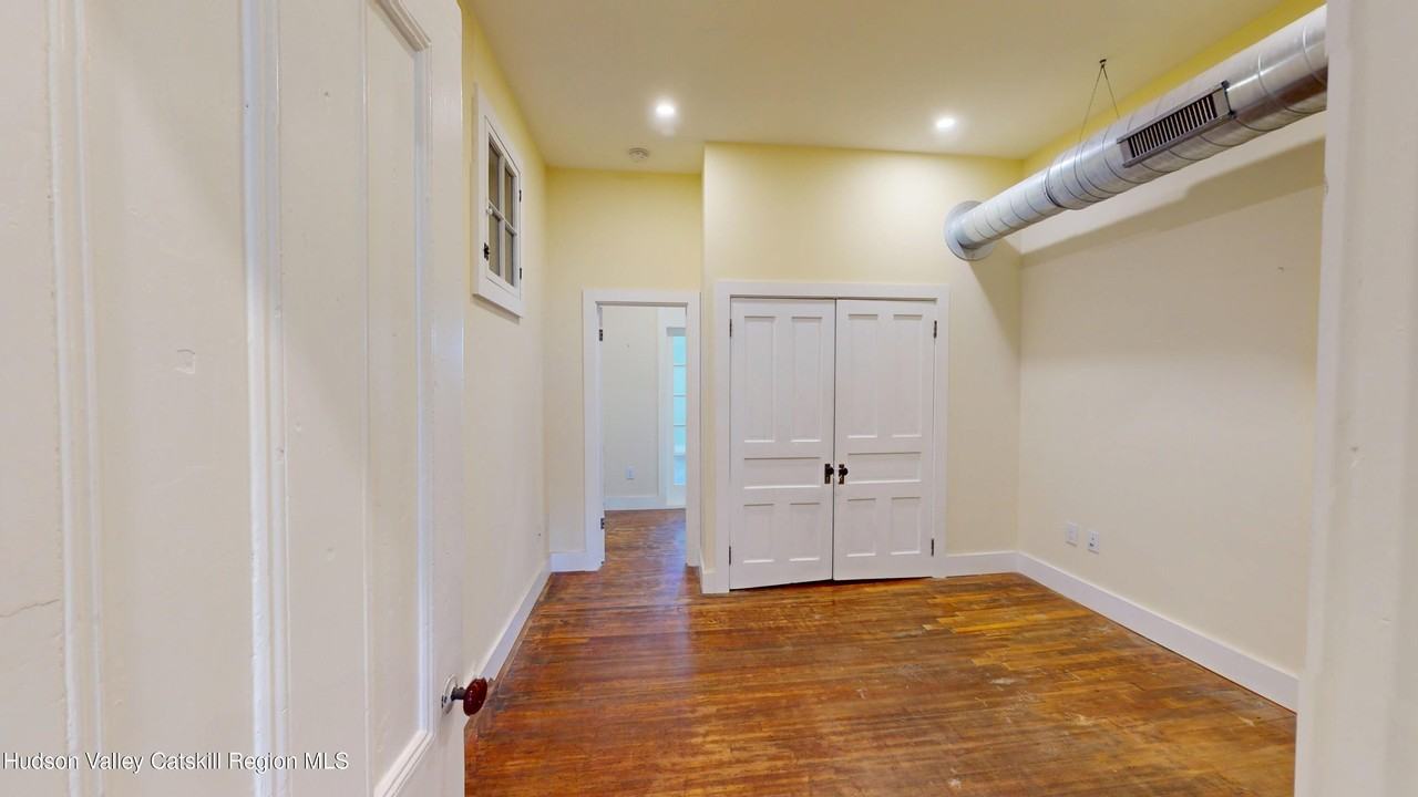 33 Main St Unit 3 #3 - Photo 7 of 17