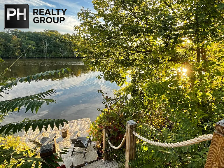 157 Riverview Ave - Photo 4 of 8