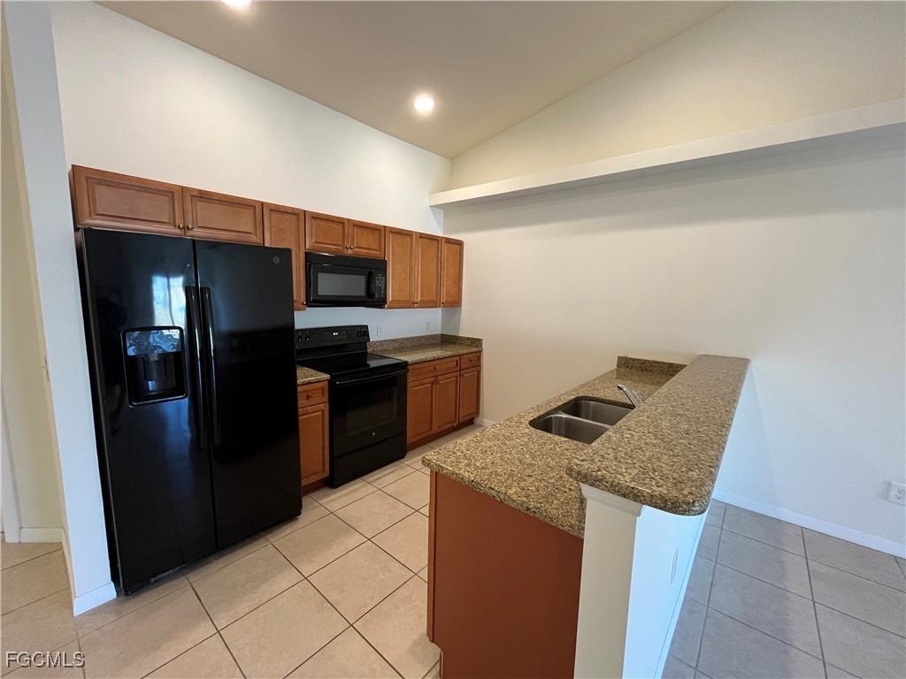 1625 Sw 34th St - Photo 6 of 17