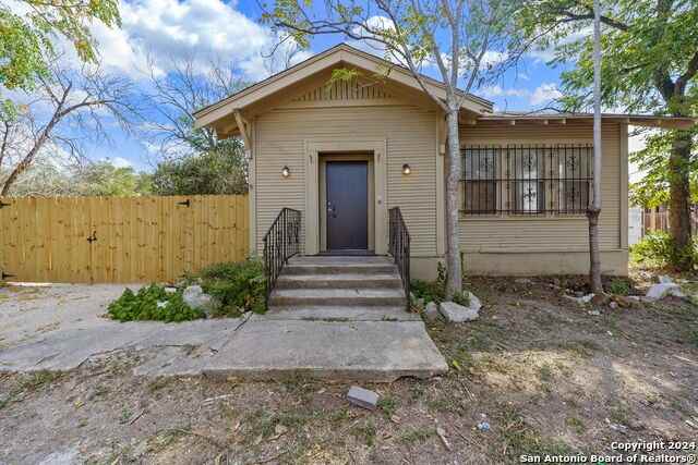 840 Culebra Rd - Photo 4 of 25