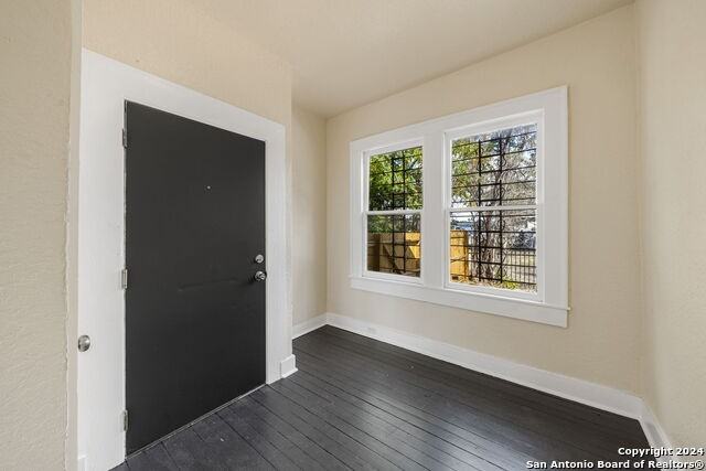 840 Culebra Rd - Photo 5 of 25