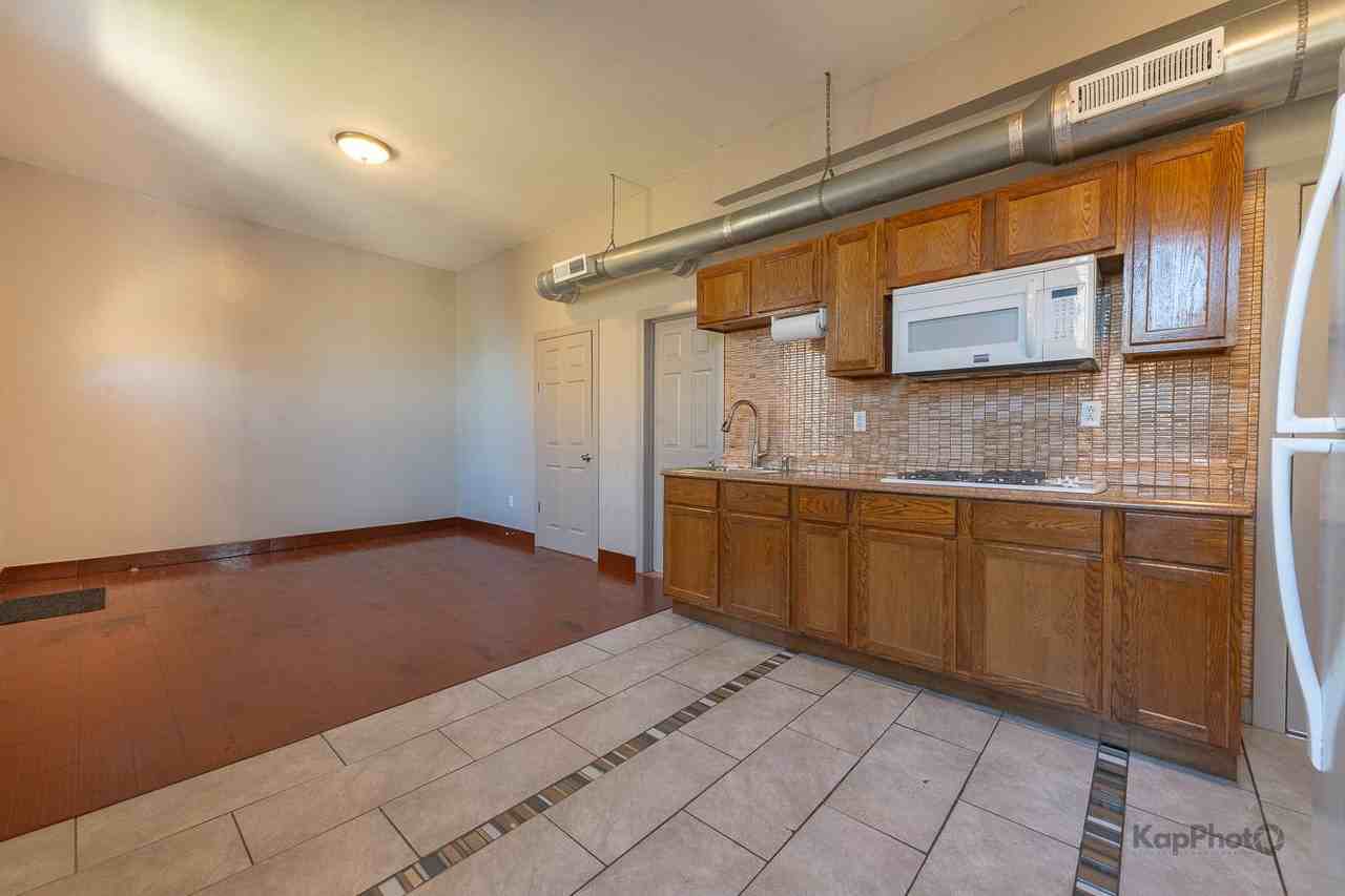 2504 S Blue Island Ave ##1r - Photo 7 of 31