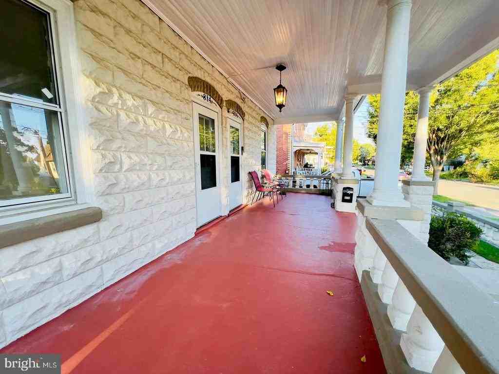 814 E Cherry St - Photo 2 of 15