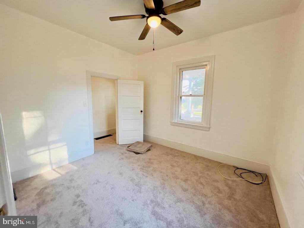 814 E Cherry St - Photo 7 of 15