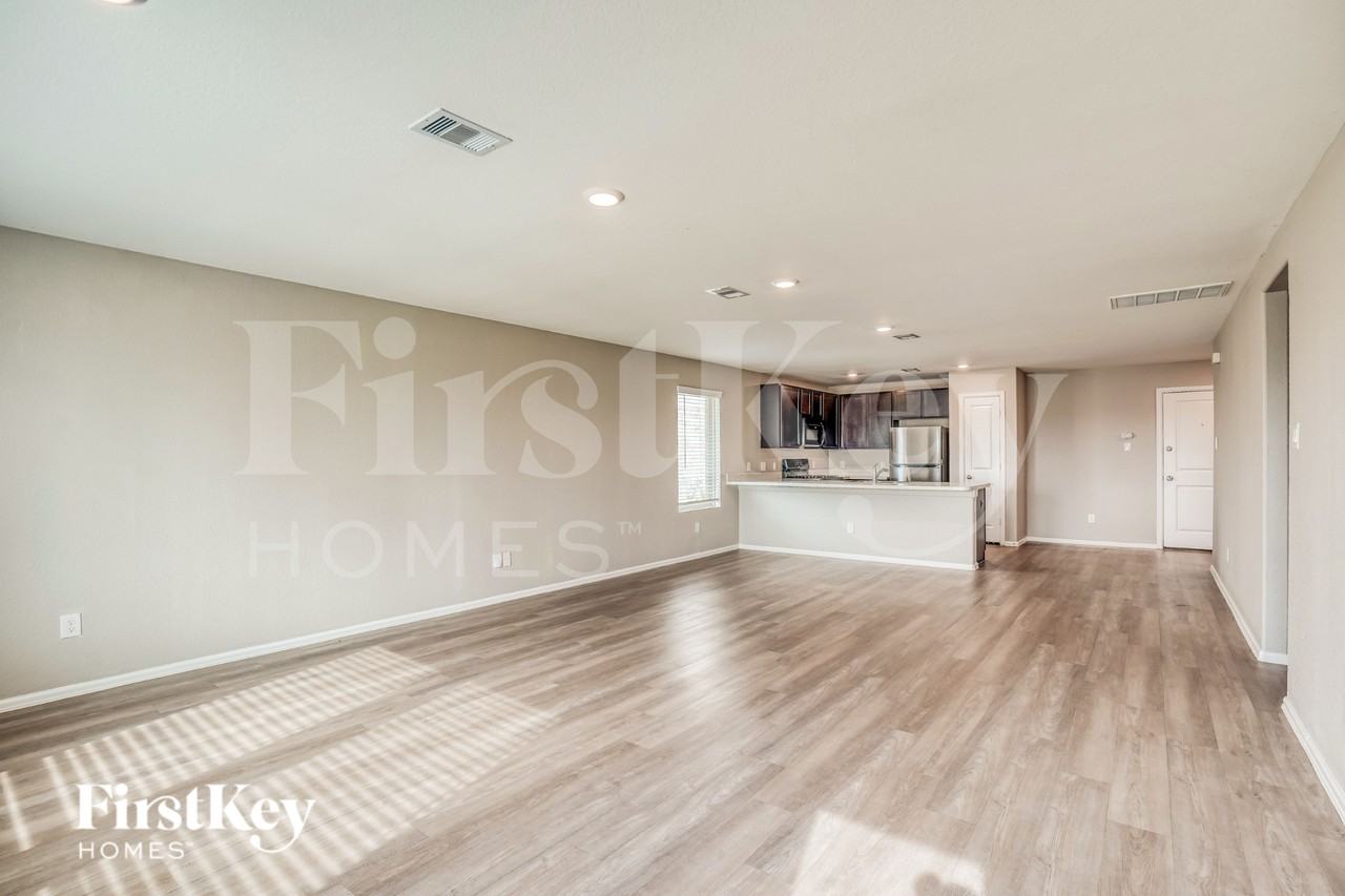 3363 Avary River Ln - Photo 2 of 17