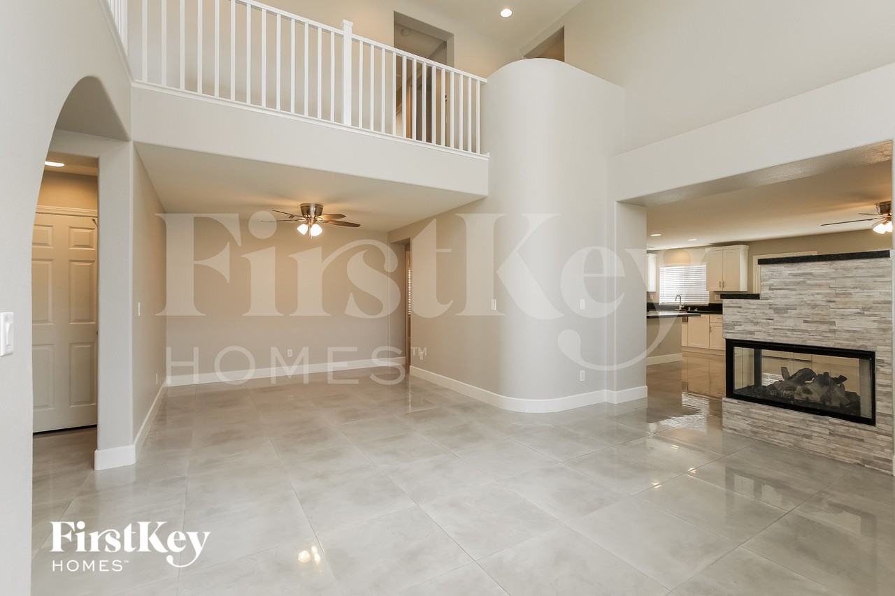 8248 Mesa Bloom St - Photo 3 of 18