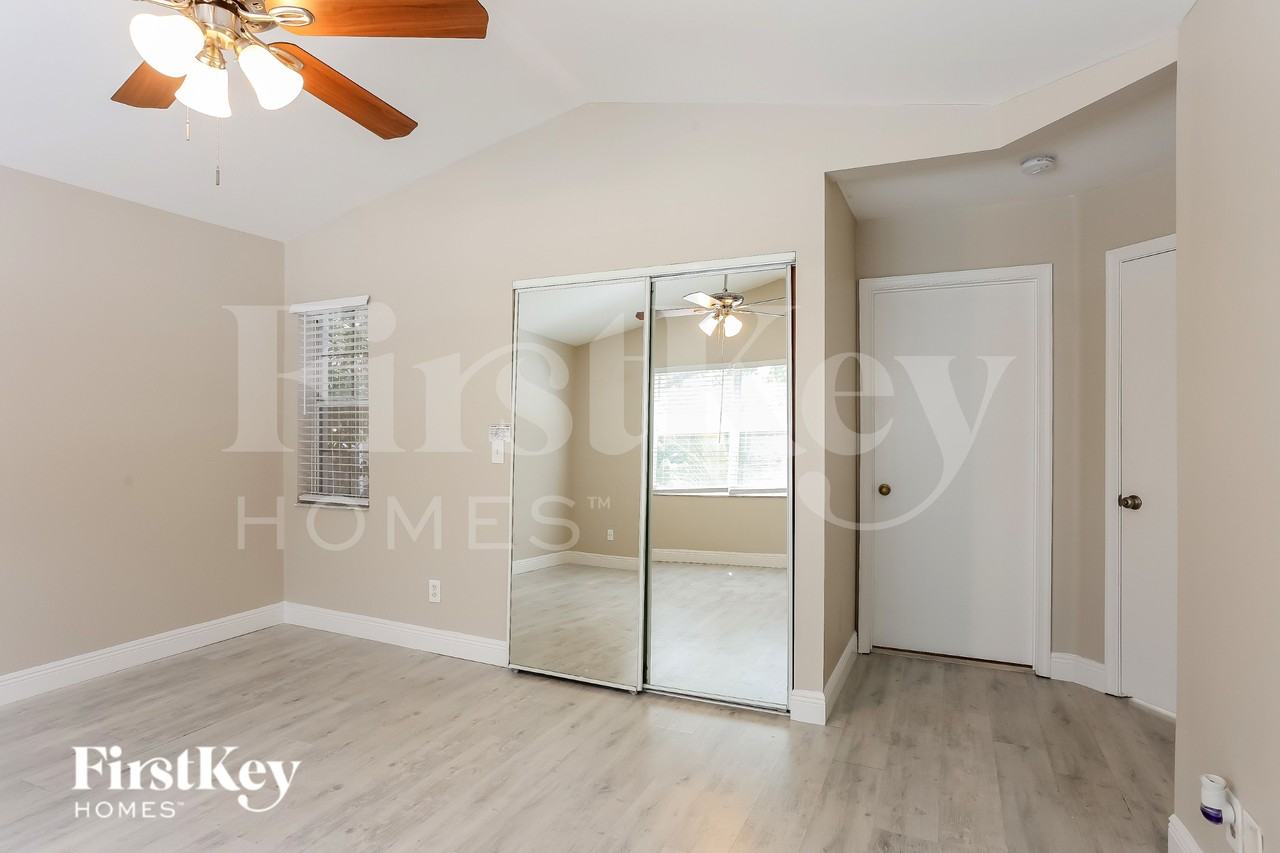 10837 Nw 46th Dr - Photo 7 of 15