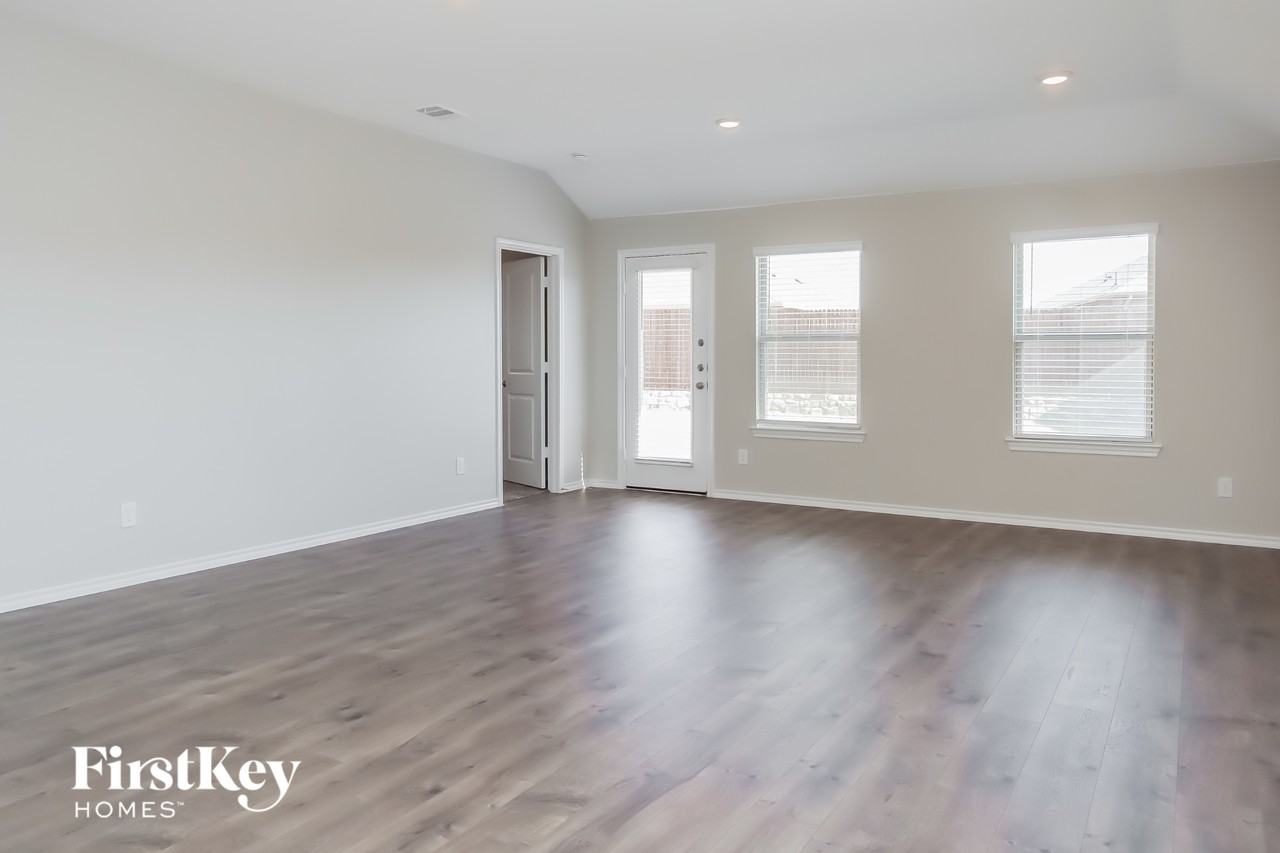 807 Community Way - Photo 4 of 15