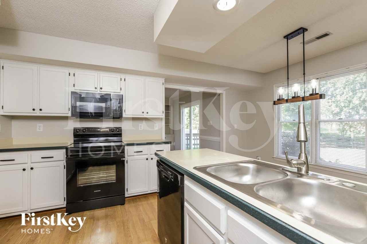 2071 Saponi Village Ct - Photo 6 of 15