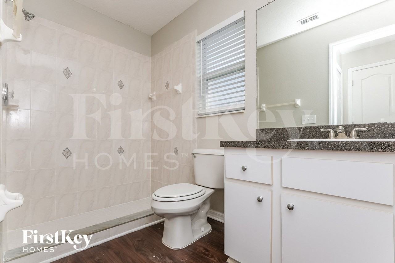 10121 Briar Cir - Photo 7 of 15