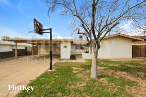 featured image of 8046 N 56th Ave