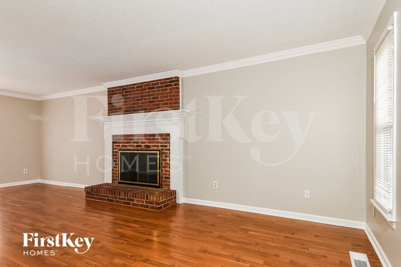 5504 Copper Hill Ct - Photo 3 of 15