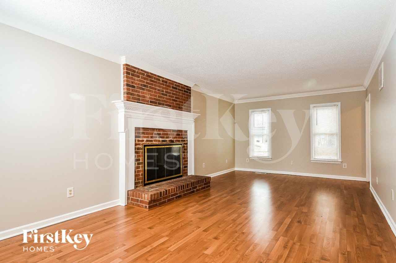 5504 Copper Hill Ct - Photo 4 of 15