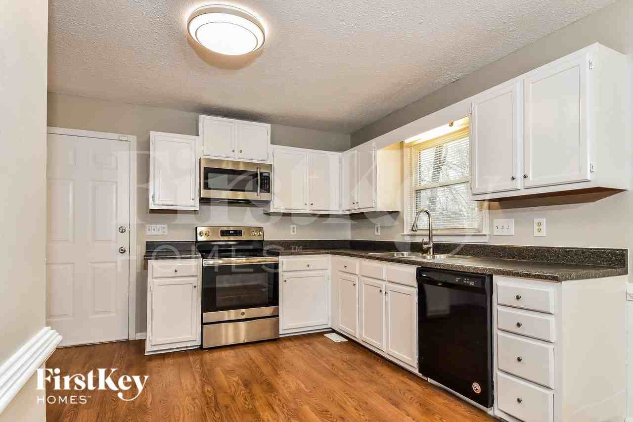 5504 Copper Hill Ct - Photo 6 of 15