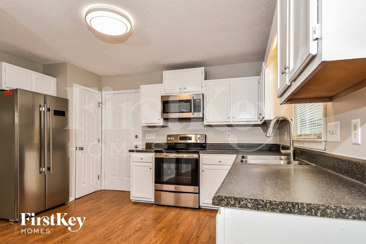 5504 Copper Hill Ct - Photo 7 of 15