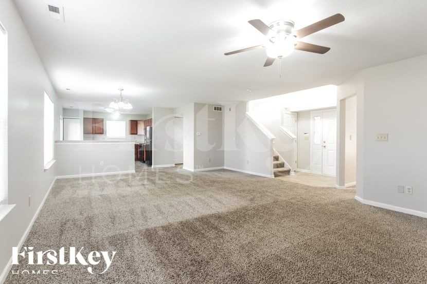 8542 Sansa St - Photo 3 of 15