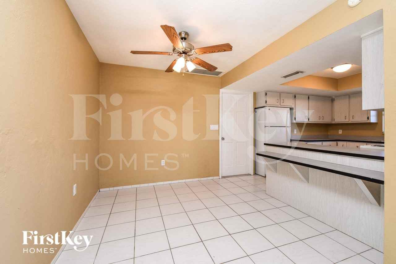 7218 Jasmine Rd - Photo 5 of 15