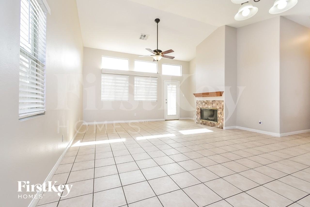 3909 Linniki St - Photo 4 of 16