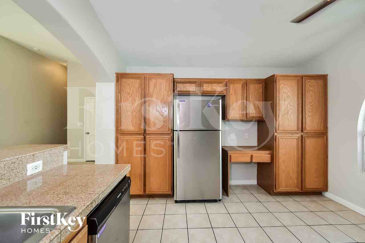 3909 Linniki St - Photo 7 of 16