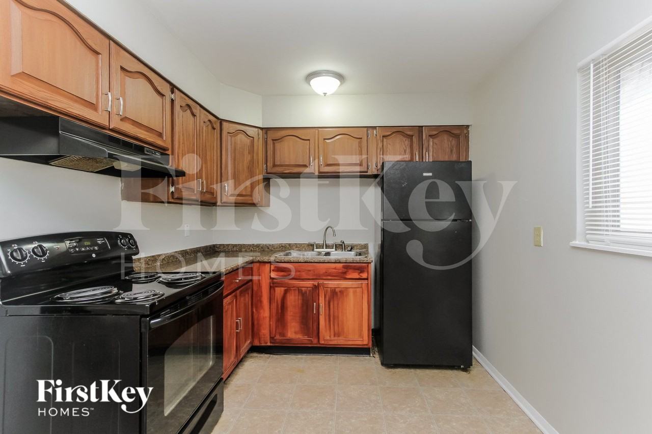 3827 Monica Ct - Photo 5 of 16