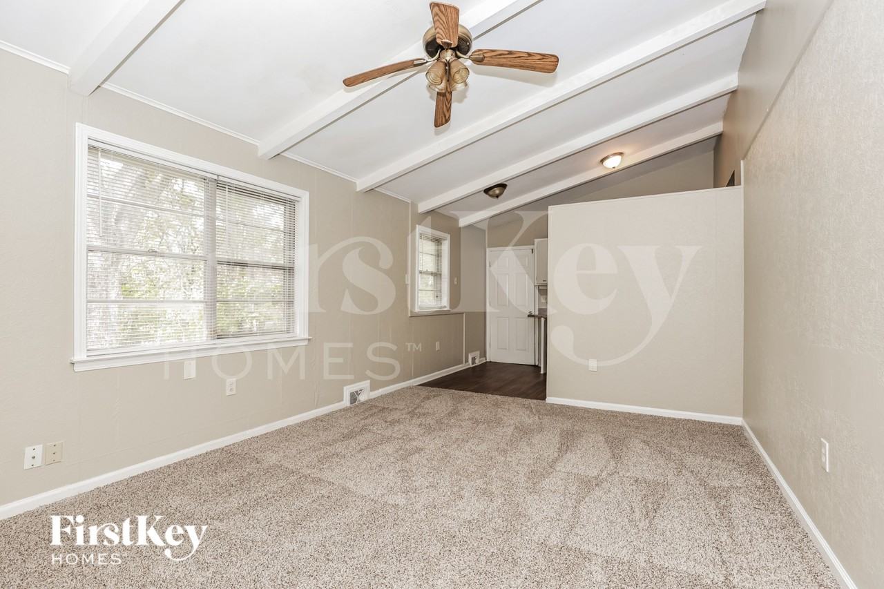 3601 Merritt Cv - Photo 3 of 16