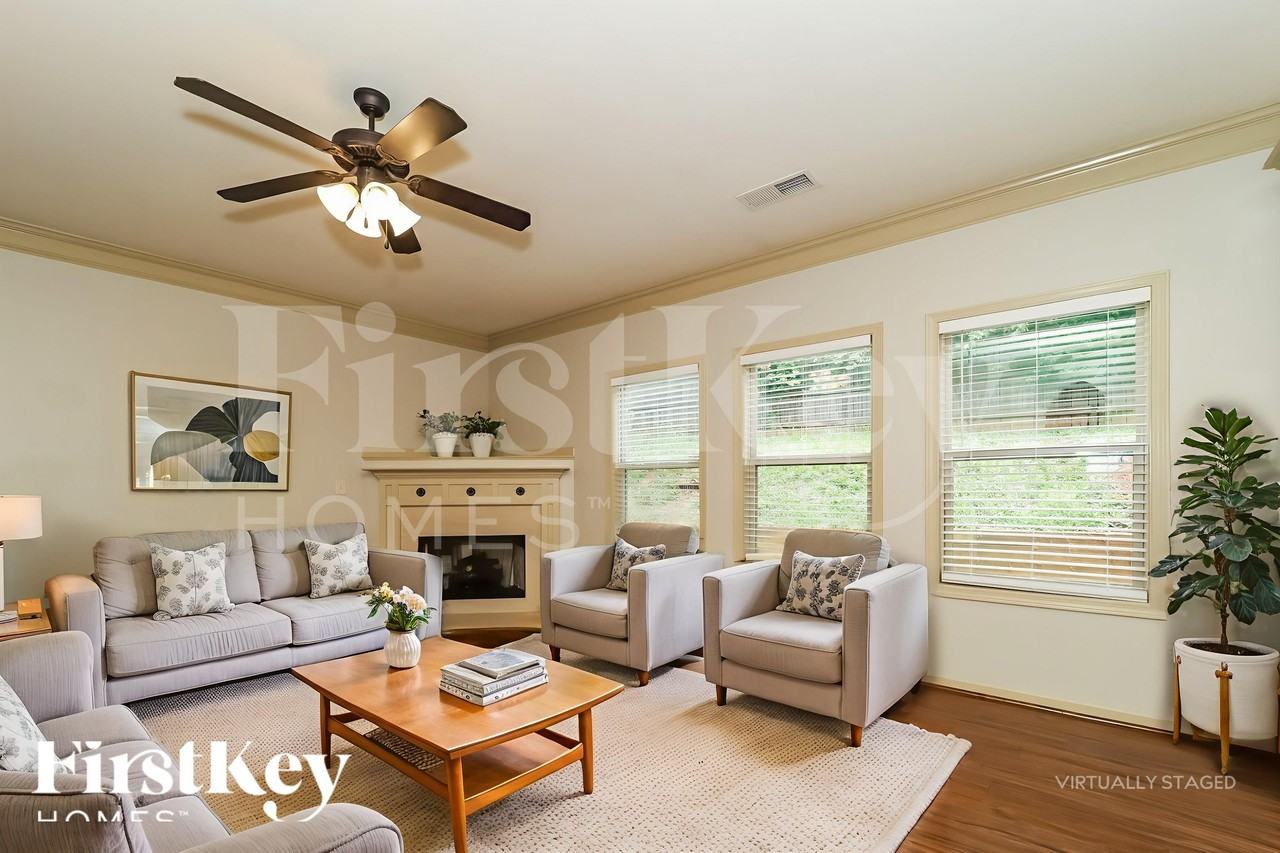 255 Bethany Manor Ct - Photo 3 of 18