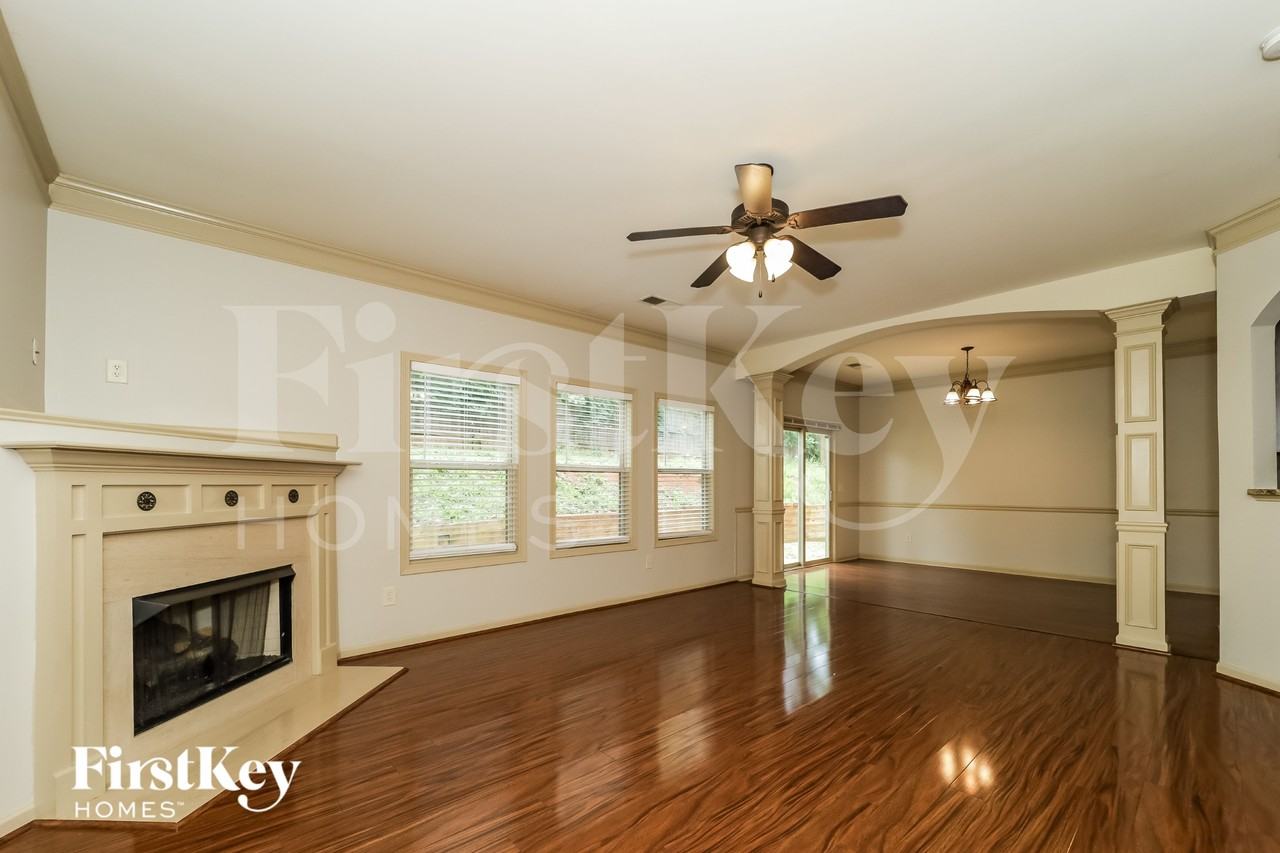 255 Bethany Manor Ct - Photo 4 of 18