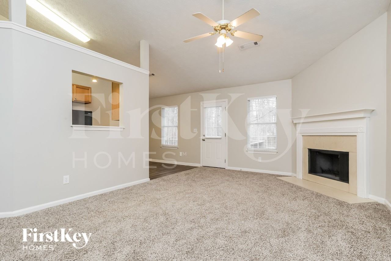 200 Fairview Chase - Photo 2 of 19