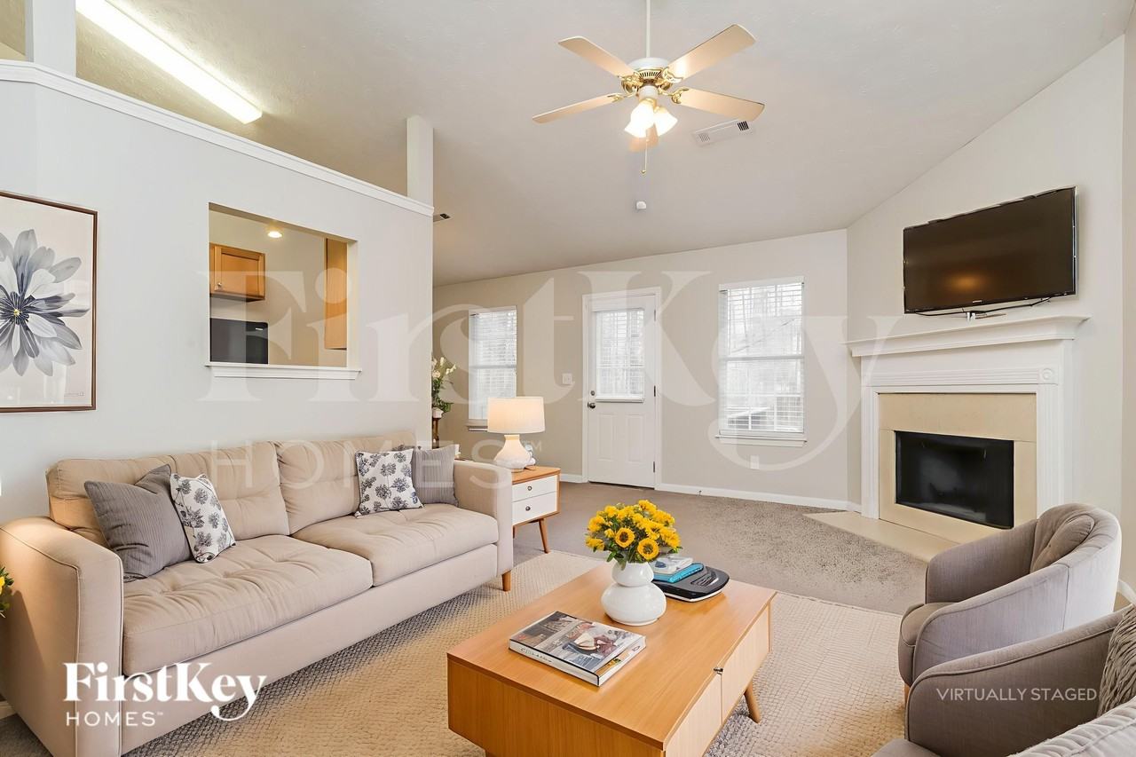 200 Fairview Chase - Photo 3 of 19