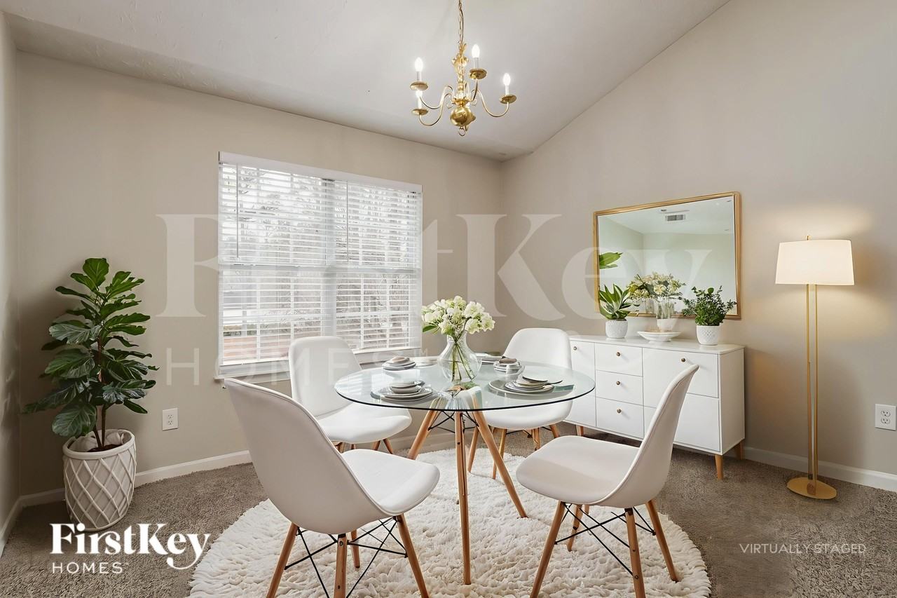 200 Fairview Chase - Photo 6 of 19