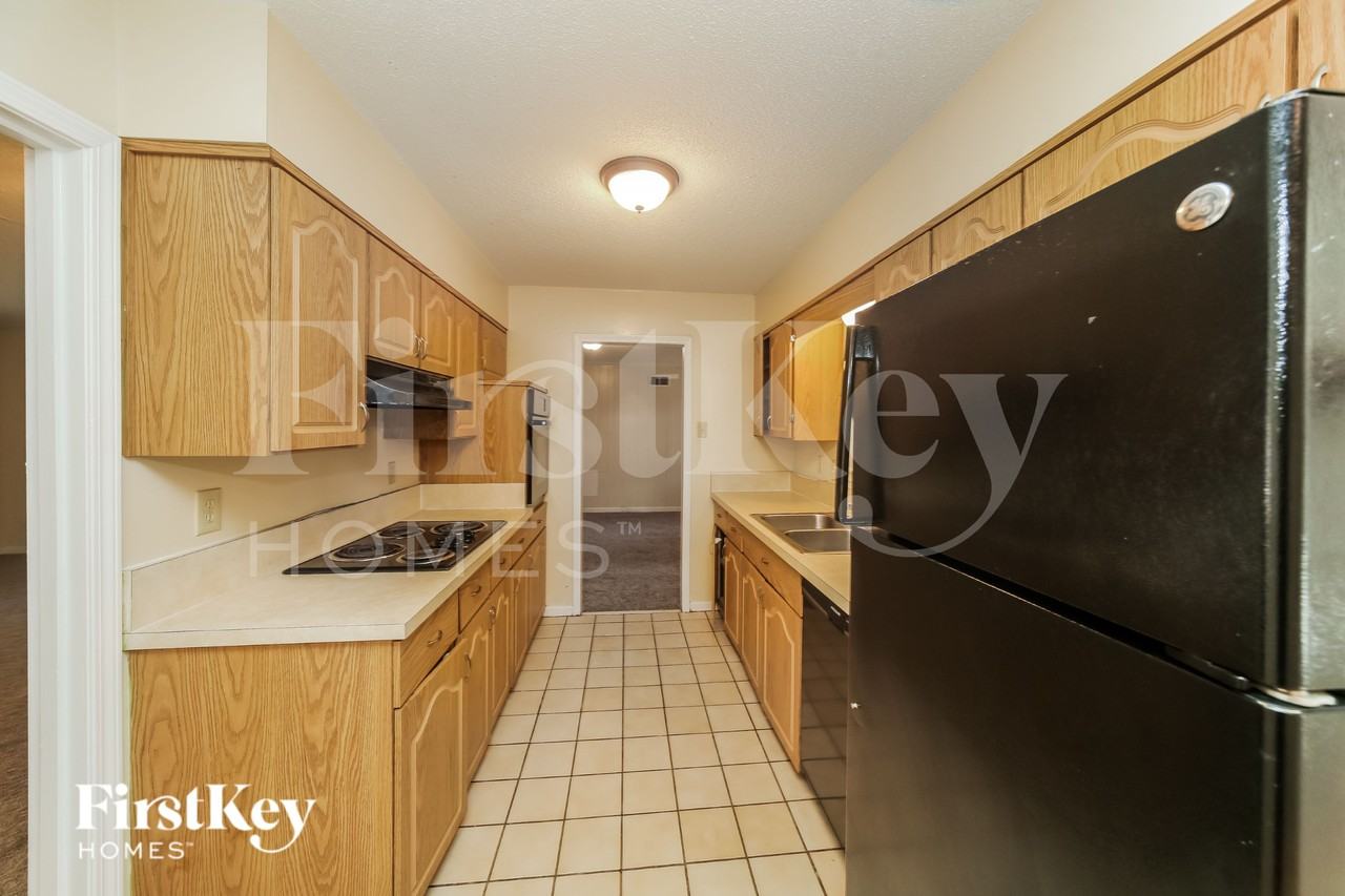 1374 Greenland Rd - Photo 7 of 16