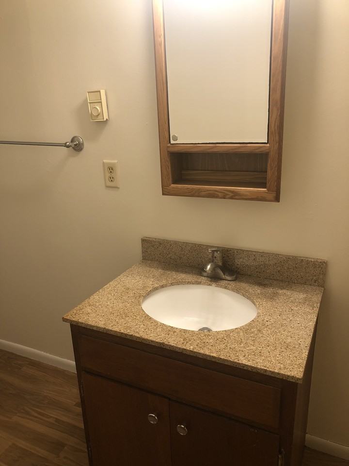 225 Peak Hill Rd #E - Photo 5 of 11