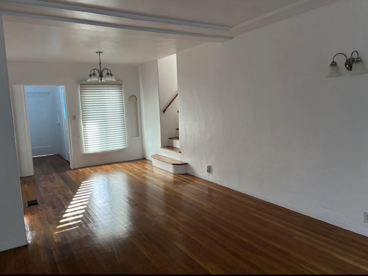 833 53rd St - Photo 4 of 10