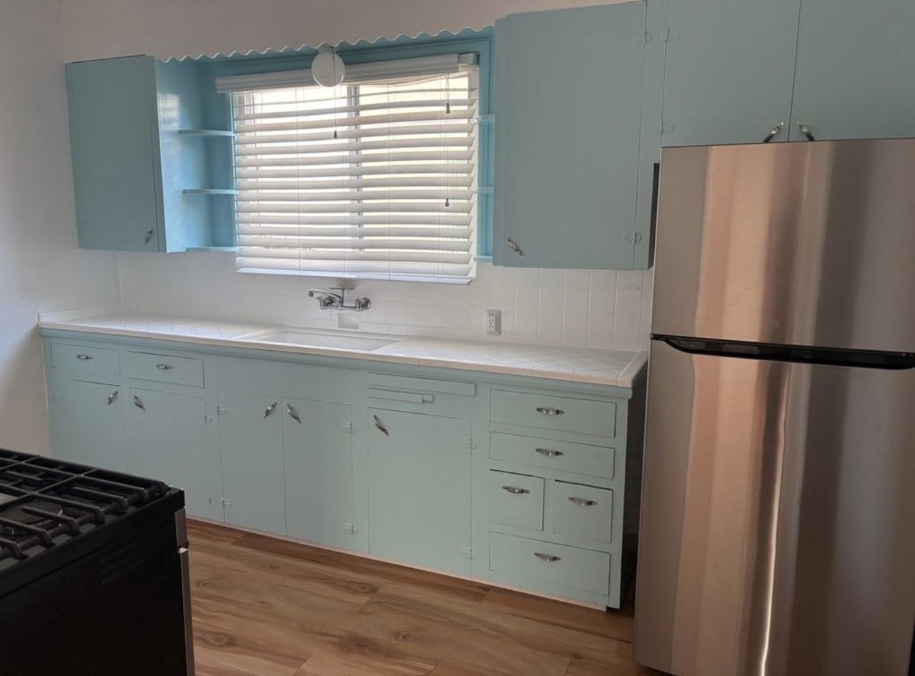 833 53rd St - Photo 7 of 10